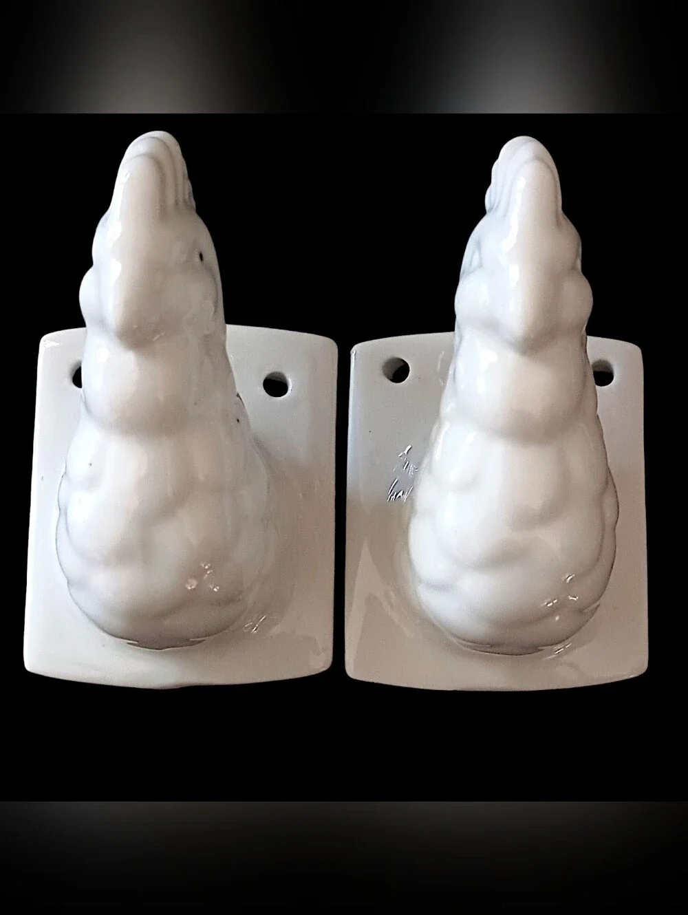 2 Vtg Rooster Wall Hooks Ceramic White Farmhouse Chicken Coat Hat Towel Rustic